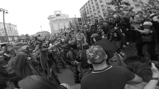 КРЯ КРЯ !! 12 июня жесткие задержания на Тверской за Гимн РФ смотреть онлайн