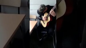 Чеченец безумно красиво играет на гитаре