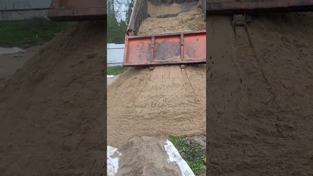 Разгрузка карьерного песка в Троицк смотреть онлайн