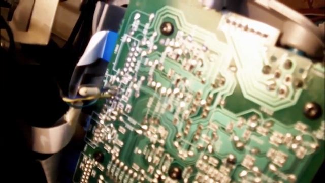 Делаем линейный вход на любой магнитоле,показываю на примере магнитолы филипс(philips) Az 1565.