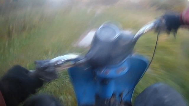 Осенняя покатушка на муравье! Грязная поездка! Катаемся на мотороллере муравей! смотреть онлайн