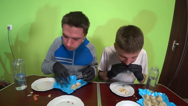 ШАУРМА САМСА ХИНКАЛИ КТО БОЛЬШЕ И БЫСТРЕЕ СЪЕСТ МНОГО ЕДЫ