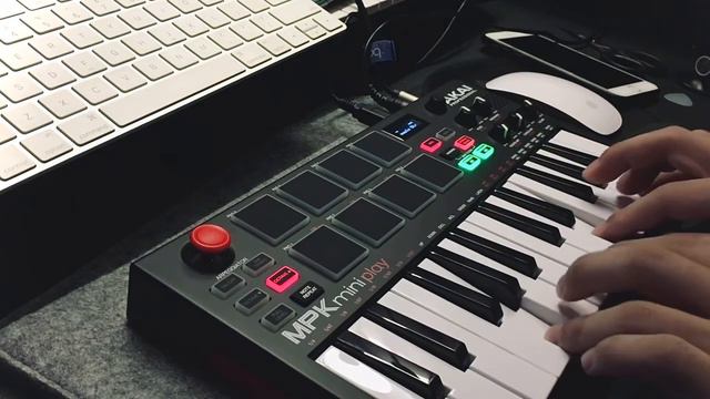 AKAI MPK mini play build-in sound test loop demo смотреть онлайн