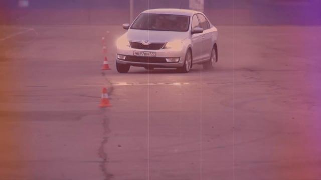 New Skoda Rapid HD: Тест-драйв в программе "Москва рулит" смотреть онлайн