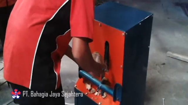 pencungkil kelapa смотреть онлайн