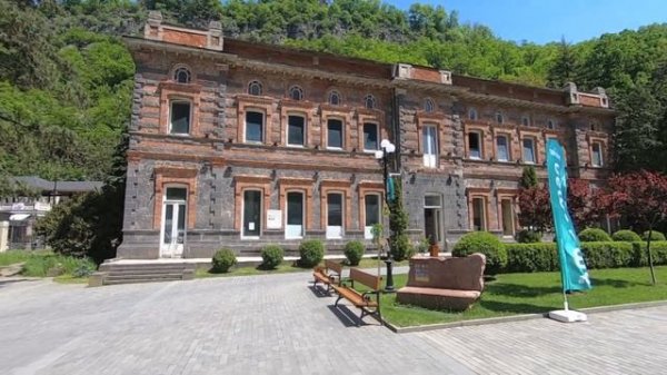 Грузия. Боржоми. Отель Old Borjomi. Купаемся в боржоми. Где покушать. Хинкали.