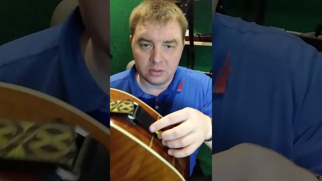 Как уберечь свою гитару от падения. смотреть онлайн