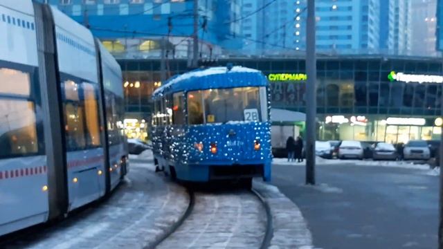 "Новогодний трамвай" Татра-Т3 (МТТА) борт 30476 по маршруту 28 смотреть онлайн