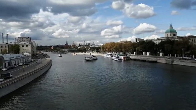 Холодная осень в Москве, 🇷🇺 Россия смотреть онлайн