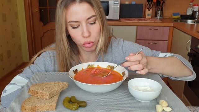 Мои уколы красоты и уход за кожей ? || МУКБАНГ борщ со сметаной ? Mukbang смотреть онлайн