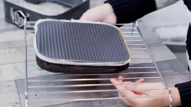 ИЗВРАЩЕНИЯ! Как сделать бисквит без муки, без яиц, без масла, без какао? / Вып. 365 смотреть онлайн