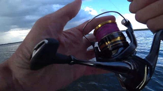 Попал на бешенный клев судака перед грозой! Рыбалка с ночевкой на острове Минского моря. смотреть онлайн