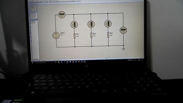 LABORATORIO ANALÓGICO PARTE 3: CIRCUITOS CON RESISTENCIAS EN PARALELO (PROTEUS) смотреть онлайн