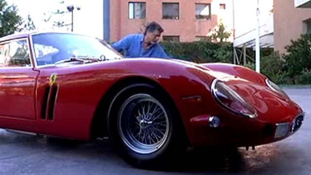 Filmagem do roubo de uma Ferrari em Porto Alegre смотреть онлайн