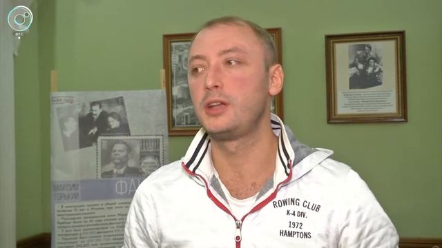 Зачем режиссёры "Красного факела" переместили героев Горького в Силиконовую долину? смотреть онлайн