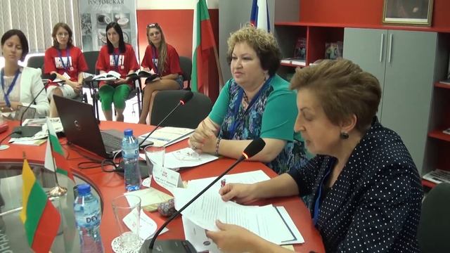 Круглый стол "Молодые русисты - важная часть Русского мира" (часть первая) смотреть онлайн