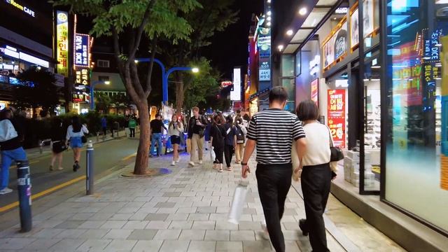 Hongdae Seoul Evening Walking Tour  - South Korea 4K
