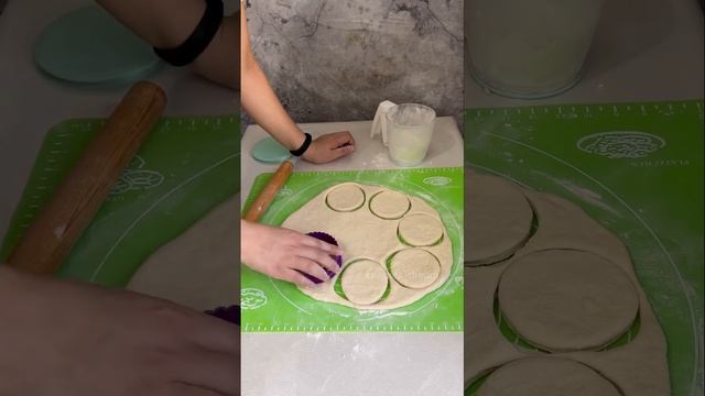 «ЖАРЕНЫЕ ПИРОЖКИ» Пирожки на кефире, самый быстрый и вкусный рецепт смотреть онлайн