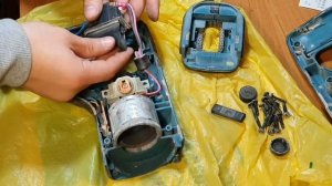 Перфоратор Makita DHR 241  не работает, банальная проблема.