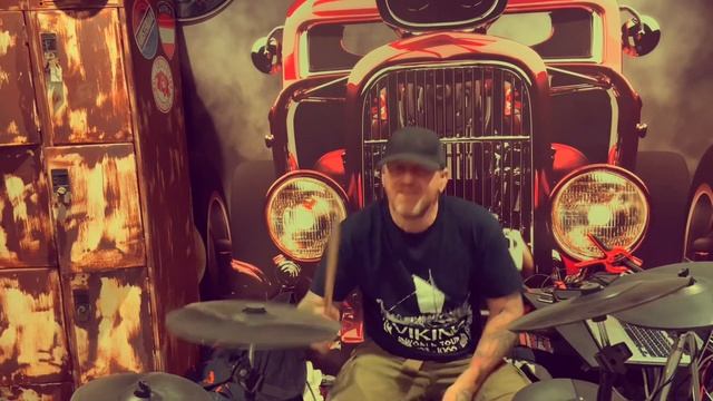 36 crazyfists-slit wrist theory(drum cover) . . . . #drummergram#instadrummer#rolandtd#edrums смотреть онлайн