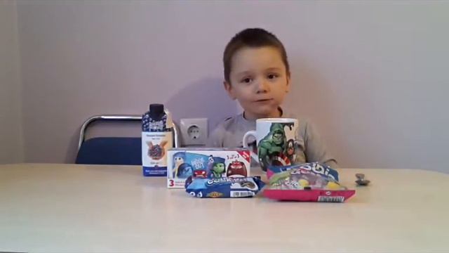 Распаковка сладостей от Mr Bulldog смотреть онлайн