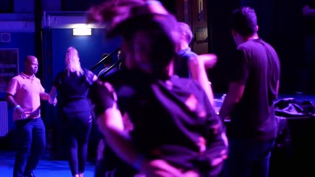 Camera test: Panasonic Lumix G80 with 25mm f1.7 low light test смотреть онлайн