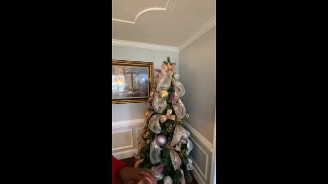 How to Create a Pink & Gold Christmas Tree смотреть онлайн
