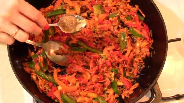 Так селедку Вы еще не ели!? Закусочный салат с селедкой!? И под картошечку и под водочку! смотреть онлайн