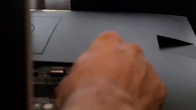 Enabling USB Ports on HP Monitor смотреть онлайн