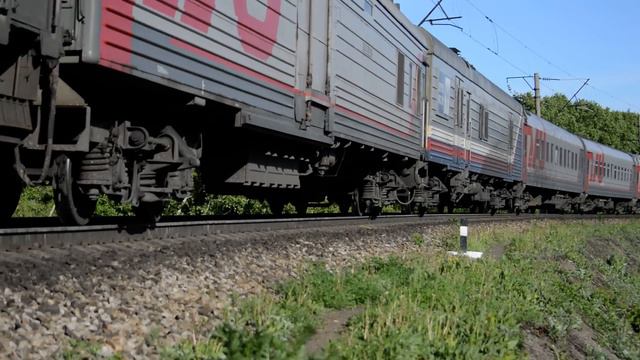 ЧС4Т-713 с поездом Владивосток-Москва смотреть онлайн