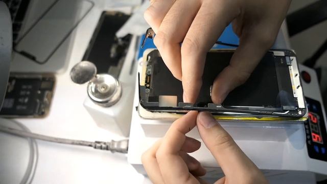 Снятие рамки iPhone 11 Pro Max с сохранением дисплея смотреть онлайн