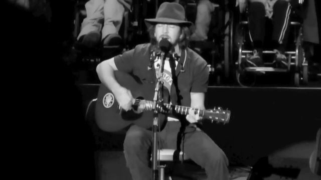 Eddie Vedder - You've Got To Hide Your Love Away - Bridge School Benefit 2011 смотреть онлайн