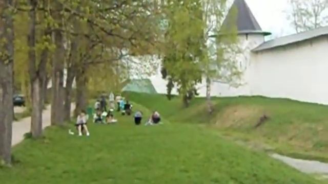 Свято Успенский Псково-Печорский монастырь.Рядом с Михайловским храмом. смотреть онлайн