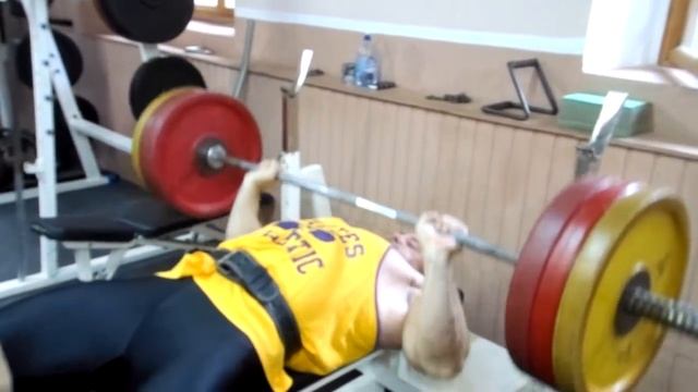 Вадим Гончарёнок жим лёжа RAW - 150 кг на 20 повторений! смотреть онлайн