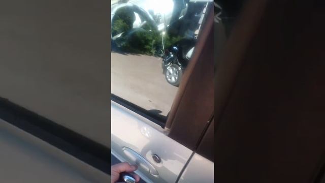 Рено Логан неудачное вскрытие кривыми руками ! Не повторять ! смотреть онлайн