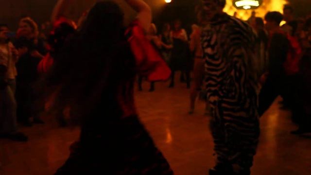 очень странные танцы смотреть онлайн