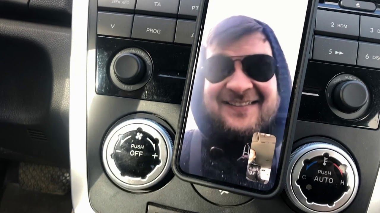 Kugoo G Booster против автомобиля, выход на максималку.