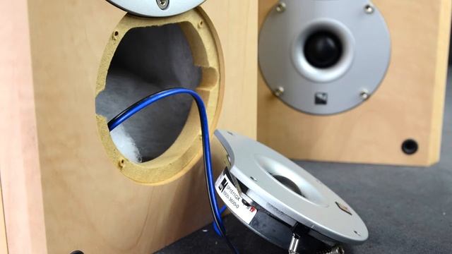 Look inside KEF Cresta 10 speakers - what's inside loudspeakers ? смотреть онлайн