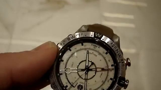 Timex Compass T2N721 - Rugged Outdoor Construction