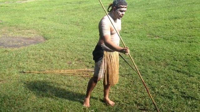 ? Aborigines Spear Hunting: Aboriginal Australian Shows How