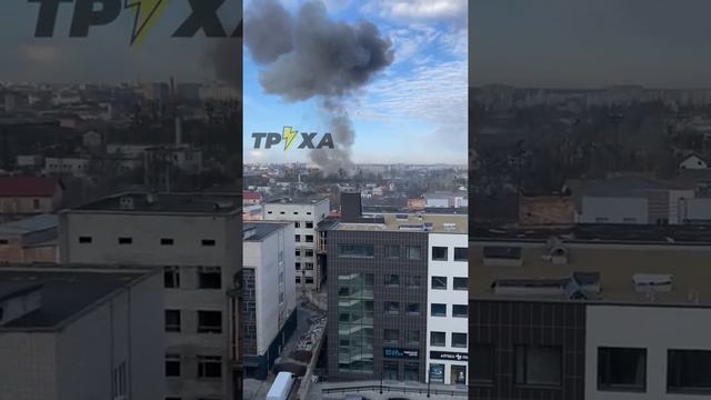 Момент прилёта во Львове🇺🇦, снятый местным жителем из окна сегодня утром смотреть онлайн