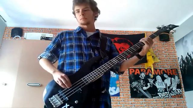 Arctic Monkeys - Dancing Shoes (bass cover) смотреть онлайн