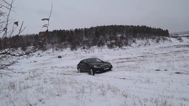 Что может 4matic в снегу?! Лучше чем quattro?? Mercedes E class w212 смотреть онлайн