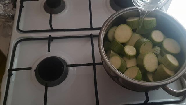 Простая турецкая кухня. Тушеные кабачки по-турецки смотреть онлайн