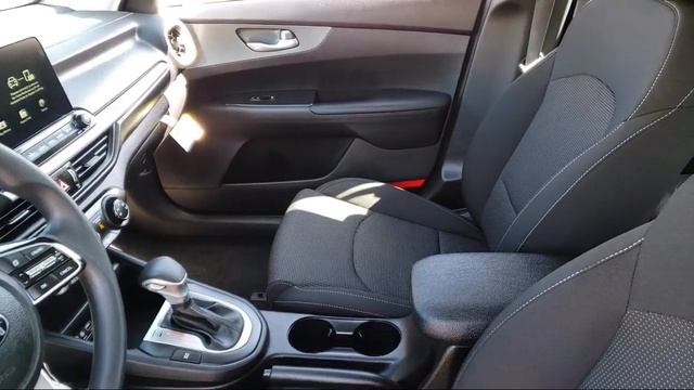 2020 Kia FORTE Sedan FE смотреть онлайн