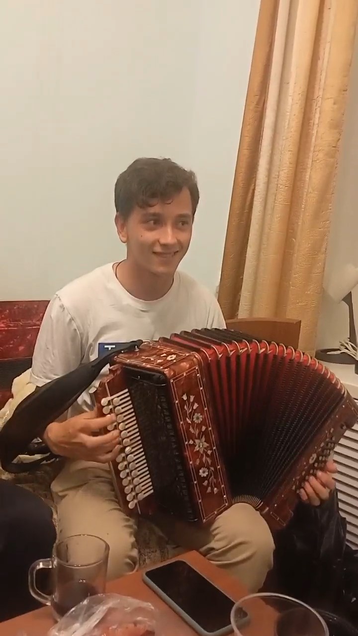 Вечерком в гостинице после концерта.Отдыхаем! смотреть онлайн