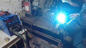 КАК ЗАВАРИТЬ ПРУЖИНУ ПРАВИЛЬНО #сварка #diy  #ремонт