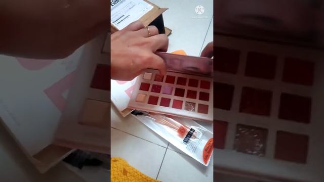 eyeshadow palette makeup brush and beauty blenders set of 2 unboxing / Flipkart makeup kit hall // смотреть онлайн