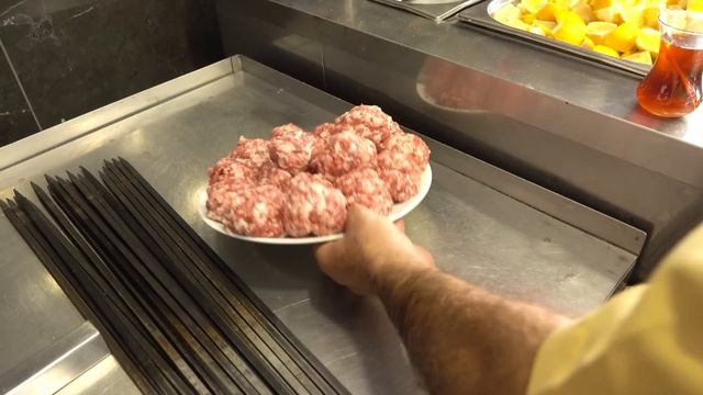 The Most Delicious Lamb Meat Kebab! Selling 350 kg of Kebab a Day | Turkish Street Food смотреть онлайн