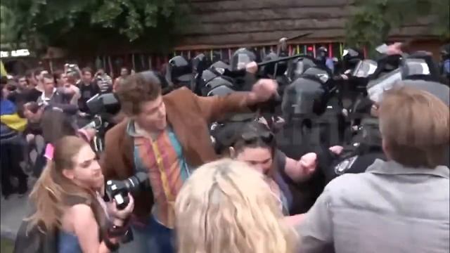 Харьков Избиение людей Спецподразделение Грифон желает повторить судьбу Беркута смотреть онлайн